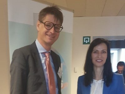 EU-Kommissarin Mariya Gabriel  und Ernst Gesslbauer, OeAD-Direktor für das Programm Erasmus+ und ESK im OeAD.