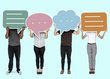 Verschiedene Menschen halten Sprechblasensymbole hoch und verdecken dadurch ihre Köpfe