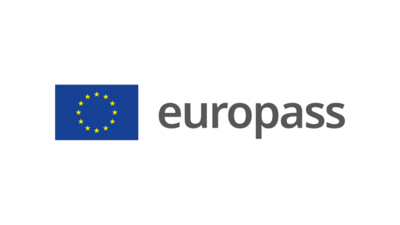 EU-Flagge mit Schriftzug europass daneben