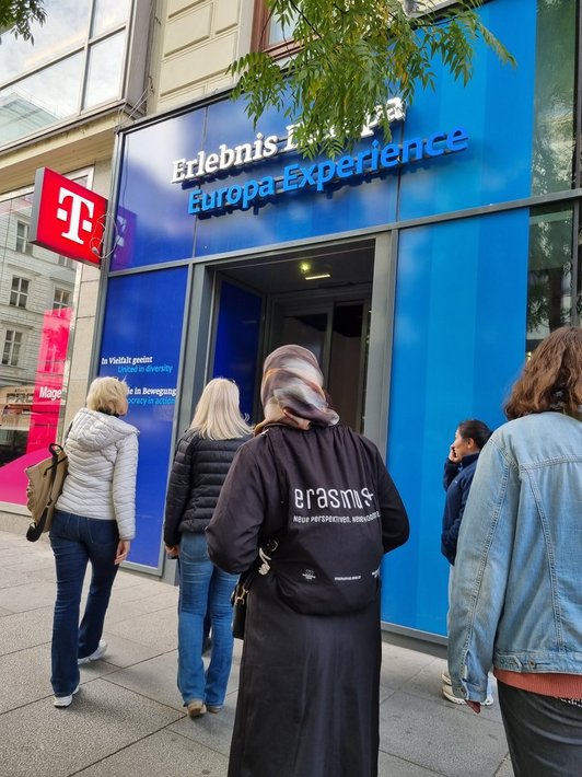 Teilnehmende bei der Erlebnis Europa Ausstellung