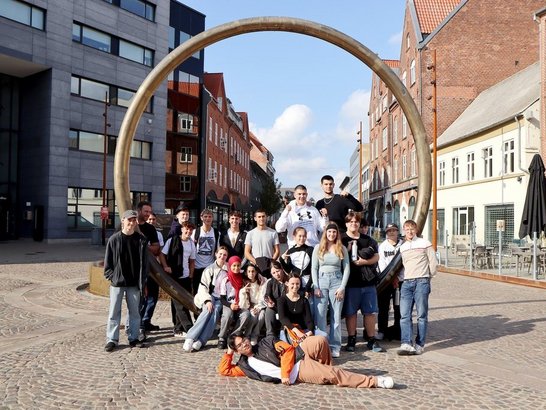 Gruppenbild einer Gruppe junger Erwachsener