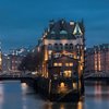 Speicherstadt Hamburg in der Abenddämmerung.