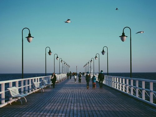 Blick von der Promenade in Gdynia auf das Meer.