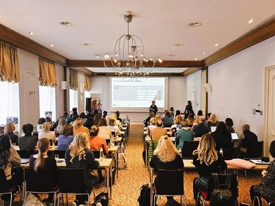 eTwinning seminar in Graz, all participants in plenary from the back during opening speech