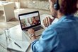 Mann bei Online-Vortrag Online-Vortrag