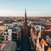 Blick auf Riga mit einer Kirche im Hintergrund